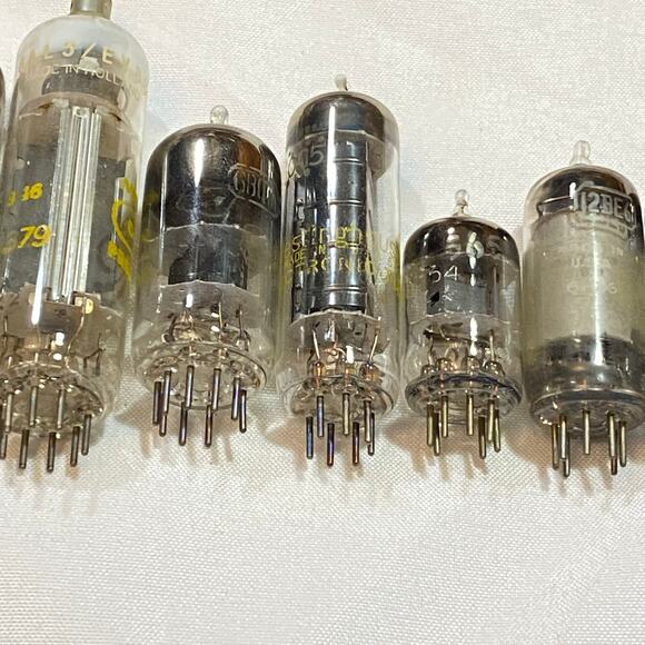 Vintage Lot of 26 Electron Vacuum Tubes Radio AMP Audio Not Tested As Is - Picture 9 of 16